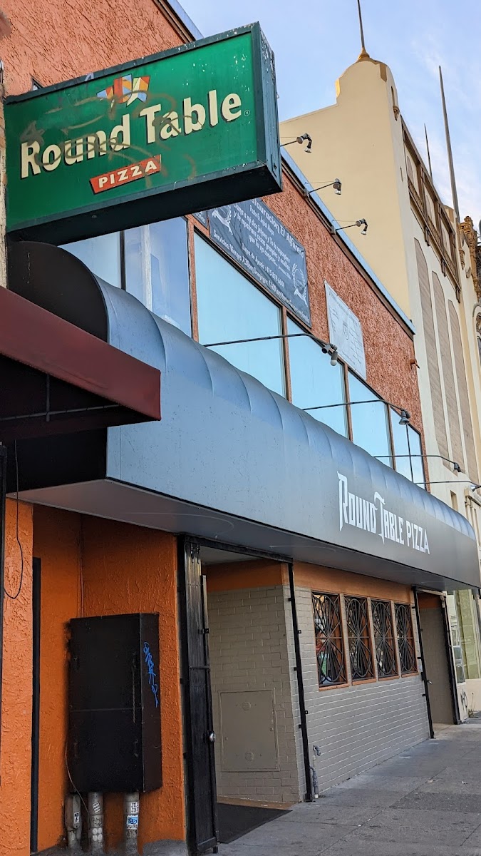 Round Table Pizza